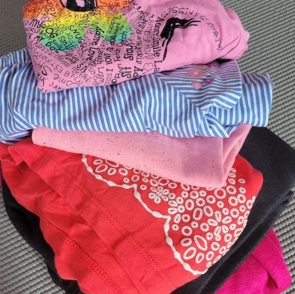 Mystery box of girls clothes - Picture 2 of 2